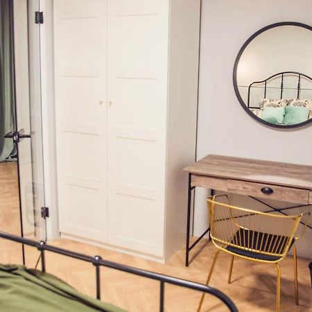 Pobookowane River View Apartments 그단스크 외부 사진