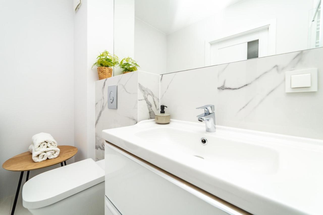 Pobookowane River View Apartments 그단스크 외부 사진
